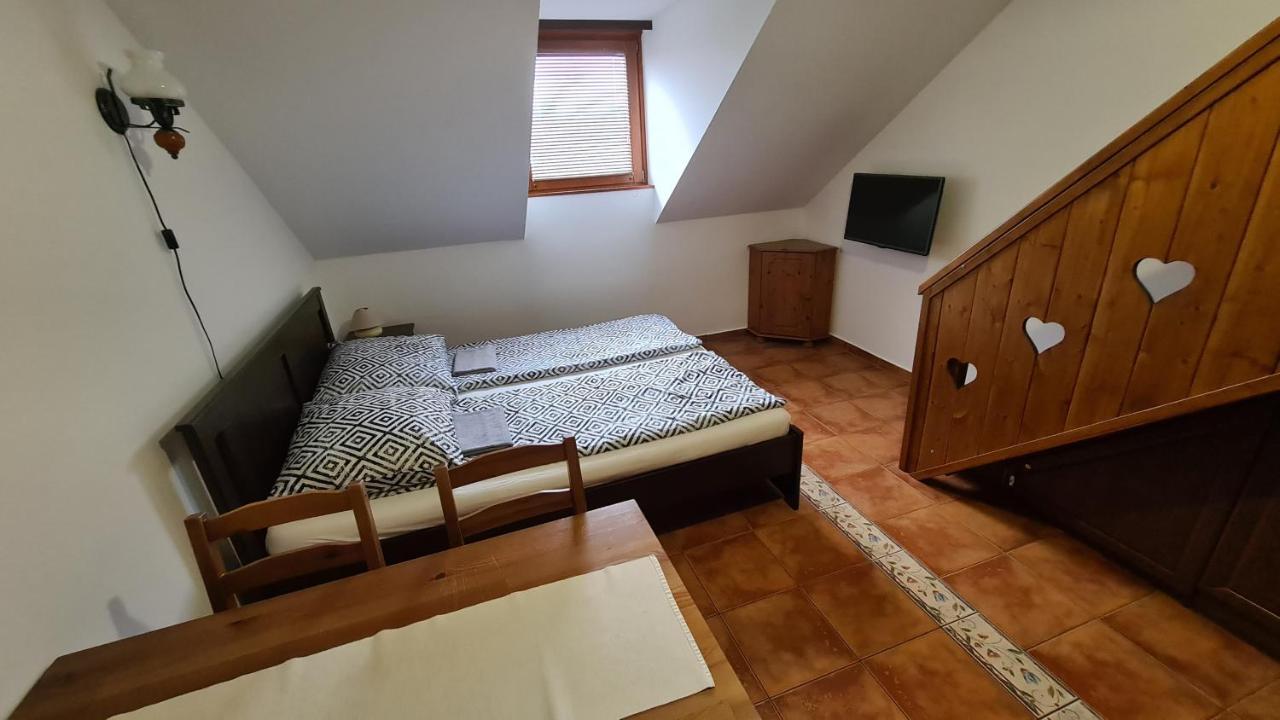 Gyulai Fürdö Apartman Exterior foto