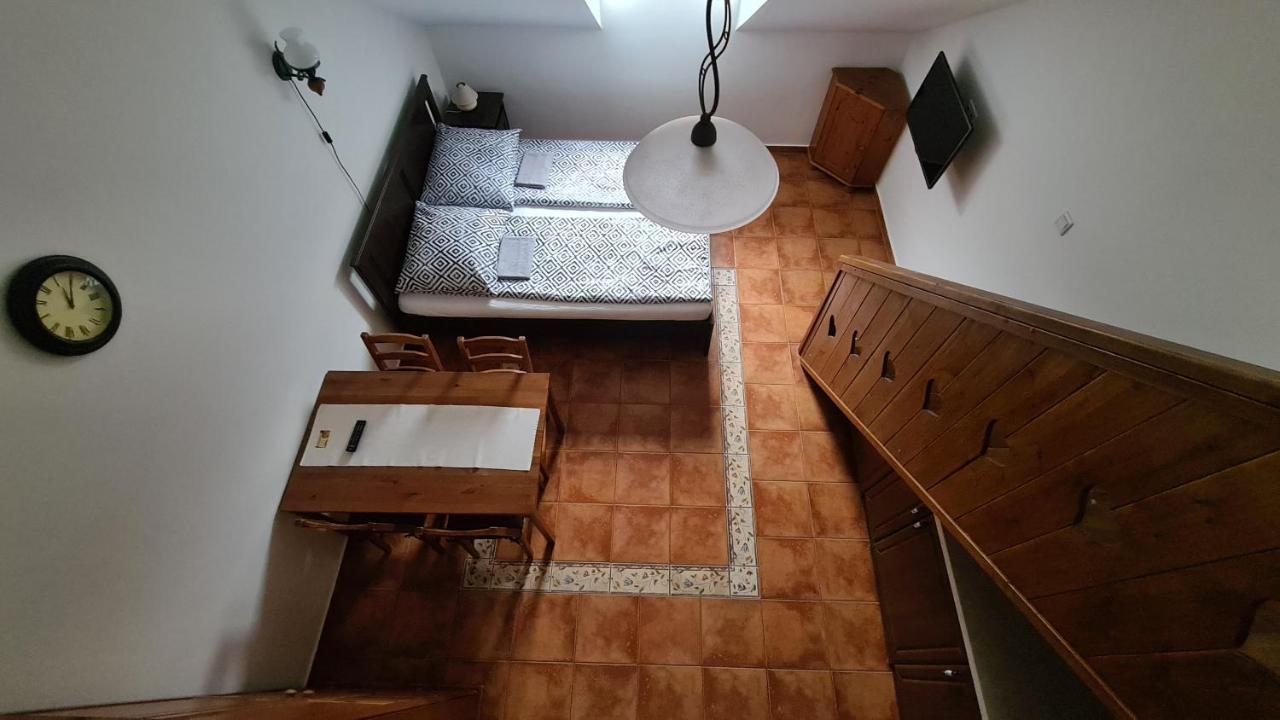 Gyulai Fürdö Apartman Exterior foto